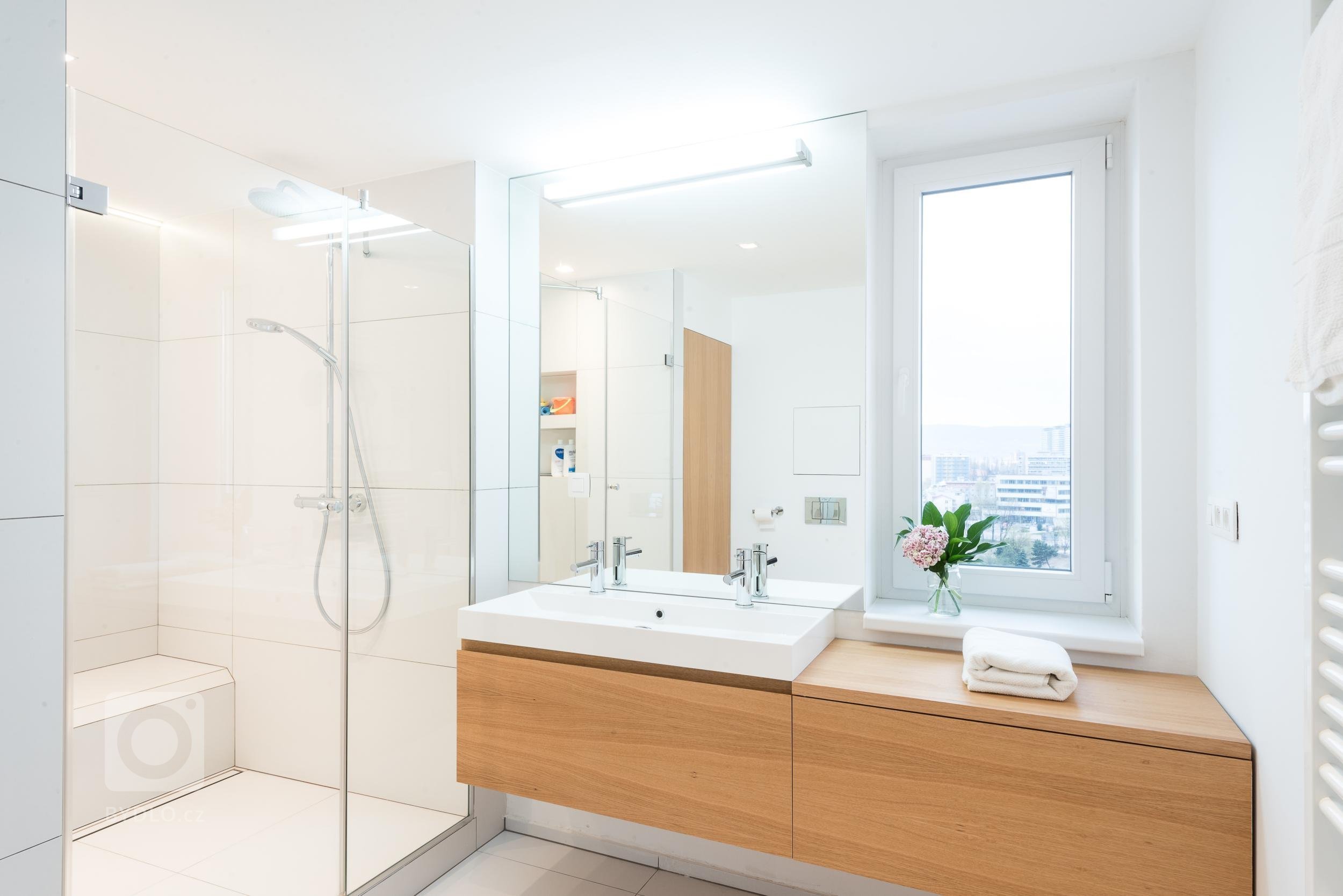 Interiér třípokojového loftu jsme navrhli tak, aby vynikly hlavní přednosti loftů - uvolněnost, neformálnost a prostor. Přiznané prvky ocelové konstrukce…