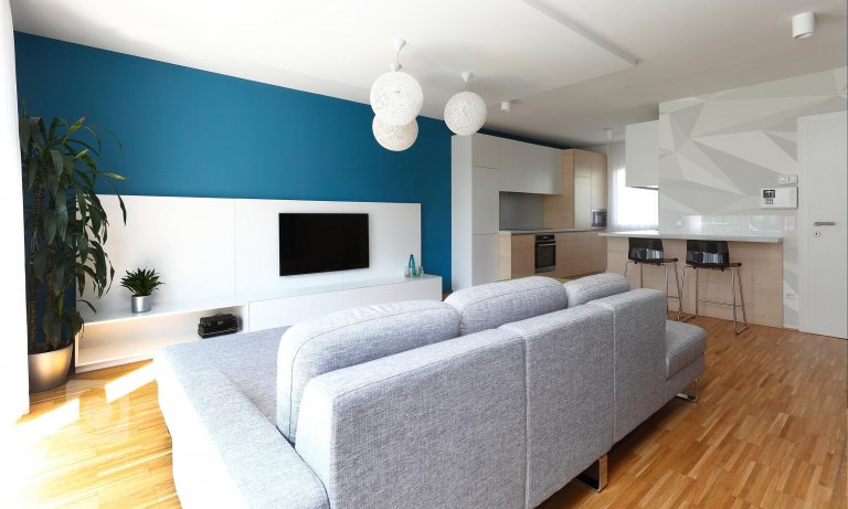 add picture to album