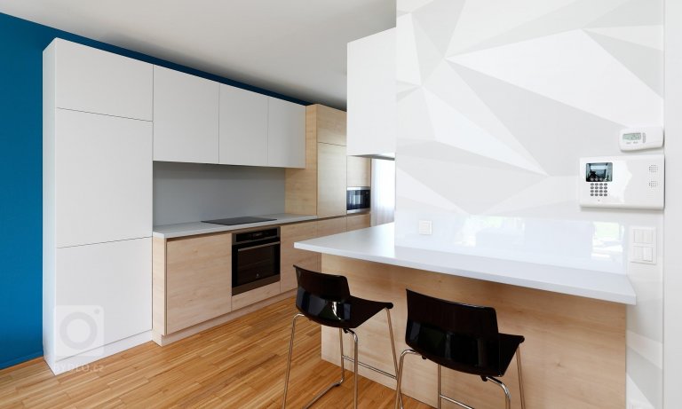 add picture to album