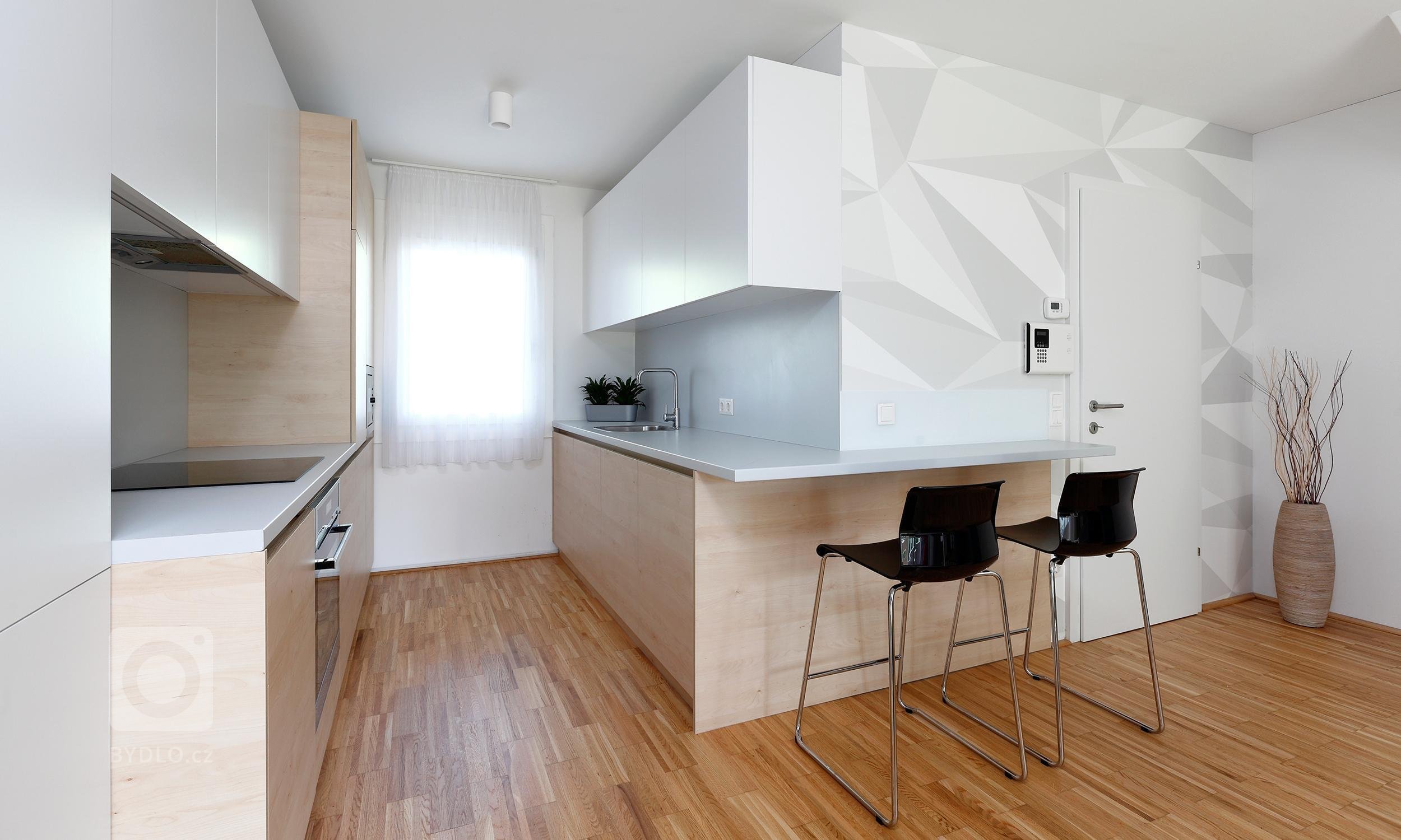 Do interiéru malometrážního&nbsp;rodinného domu jsme navrhli zařízení bez stavebních úprav. Dle požadavků majitelů interiéru dominují živé a svěží barvy, které…