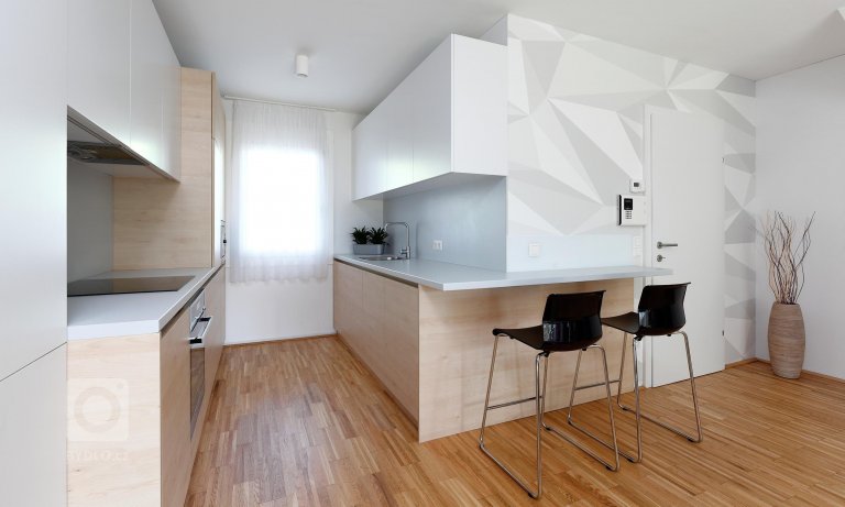 add picture to album