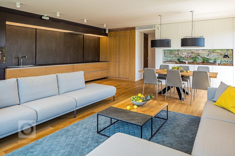 add picture to album