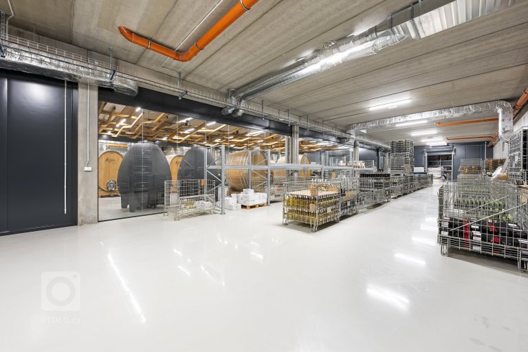 add picture to album