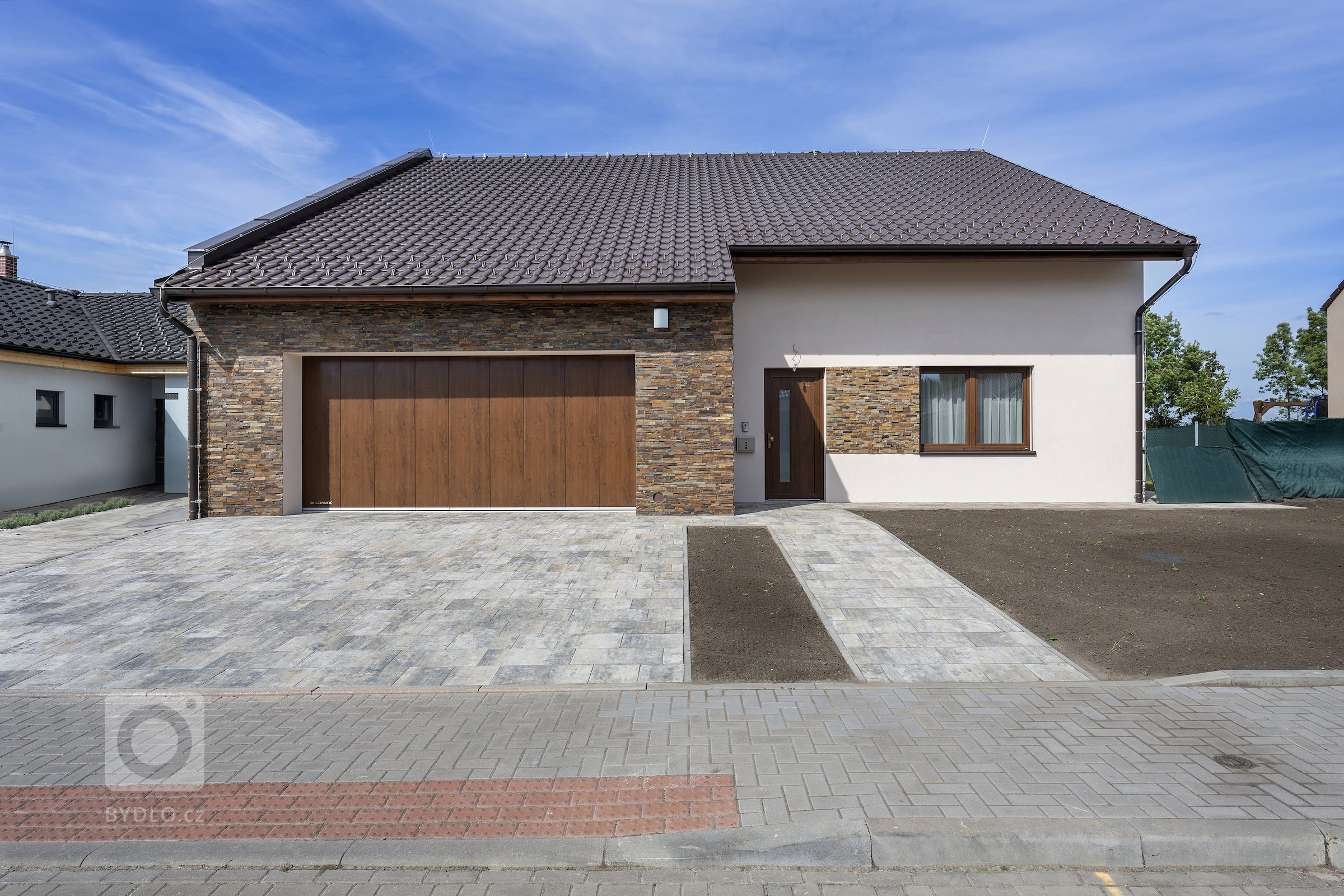 V rámci mé práce jako interiérový fotograf jsem nedávno dostal příležitost zvěčnit moderní interiér novostavby ve Velkých Bílovicích. Tento projekt…