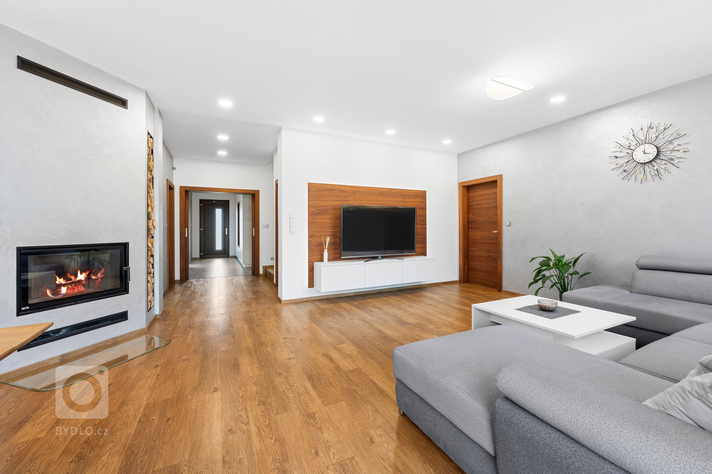 V rámci mé práce jako interiérový fotograf jsem nedávno dostal příležitost zvěčnit moderní interiér novostavby ve Velkých Bílovicích. Tento projekt…