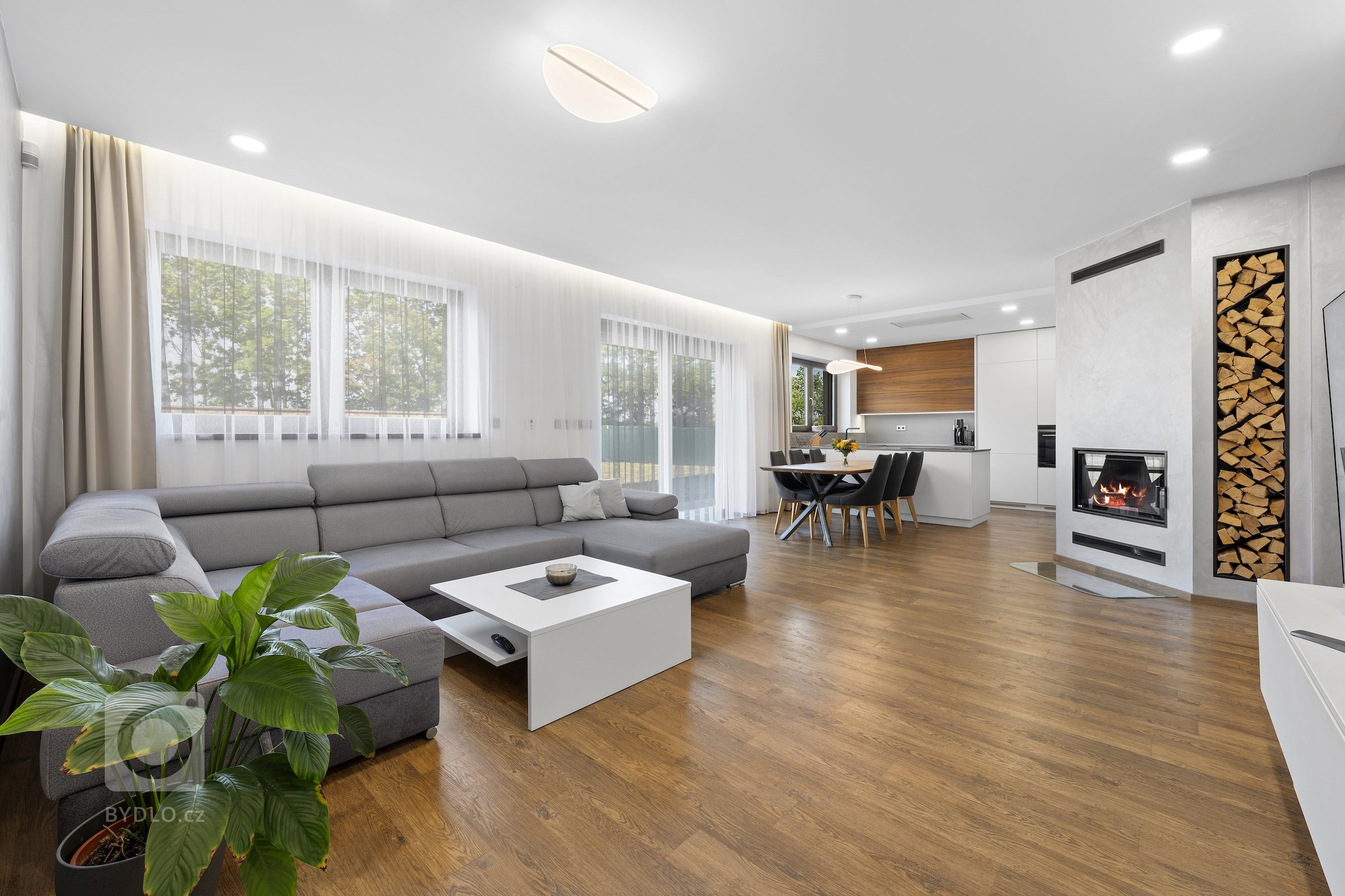 V rámci mé práce jako interiérový fotograf jsem nedávno dostal příležitost zvěčnit moderní interiér novostavby ve Velkých Bílovicích. Tento projekt…