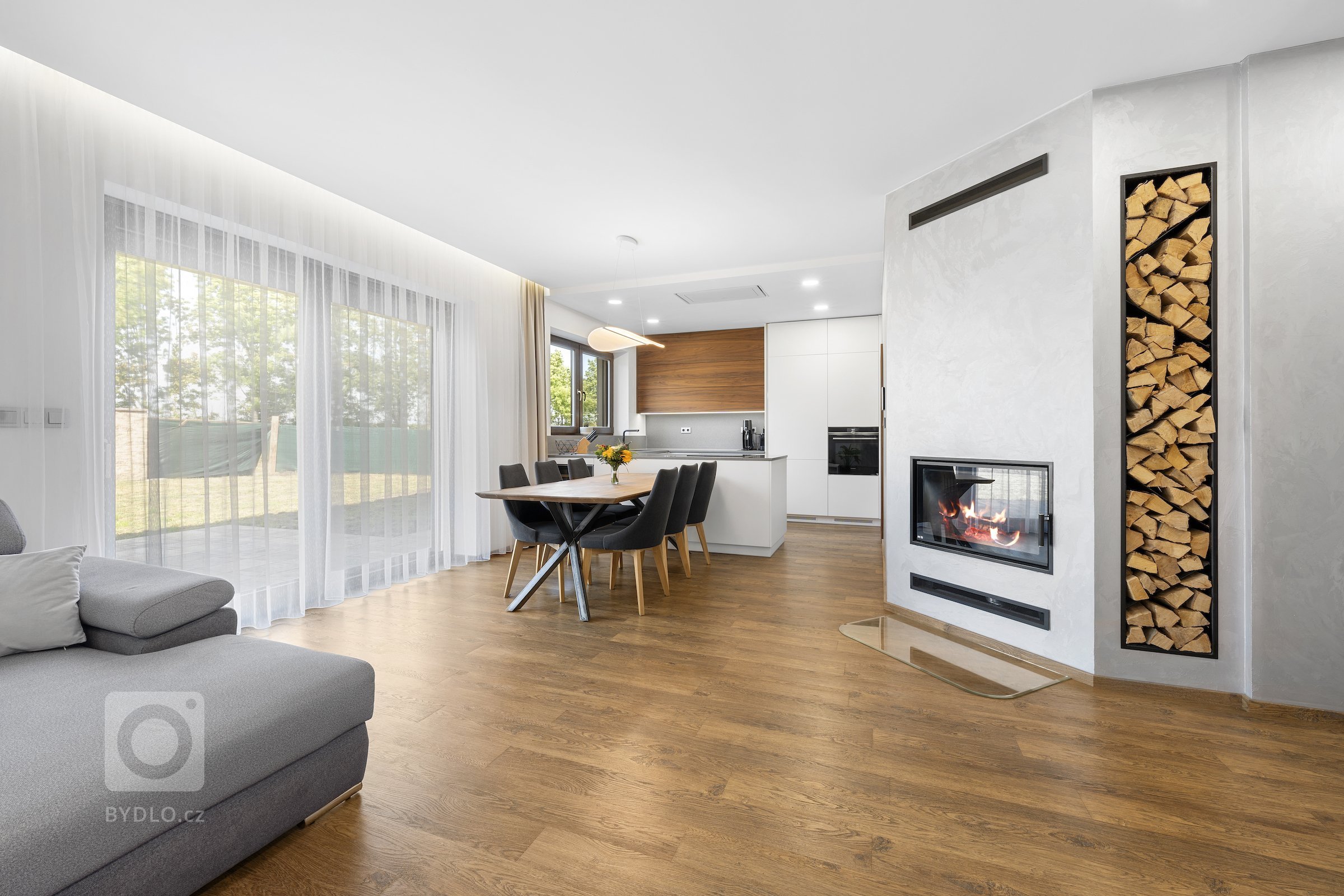 V rámci mé práce jako interiérový fotograf jsem nedávno dostal příležitost zvěčnit moderní interiér novostavby ve Velkých Bílovicích. Tento projekt…