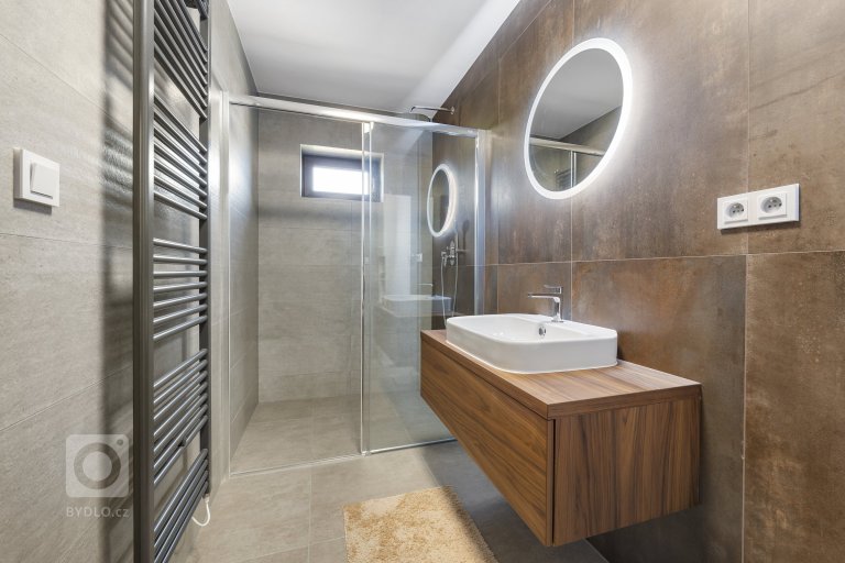 add picture to album