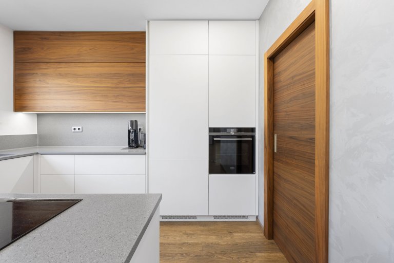 V rámci mé práce jako interiérový fotograf jsem nedávno dostal příležitost zvěčnit moderní interiér novostavby ve Velkých Bílovicích. Tento projekt…