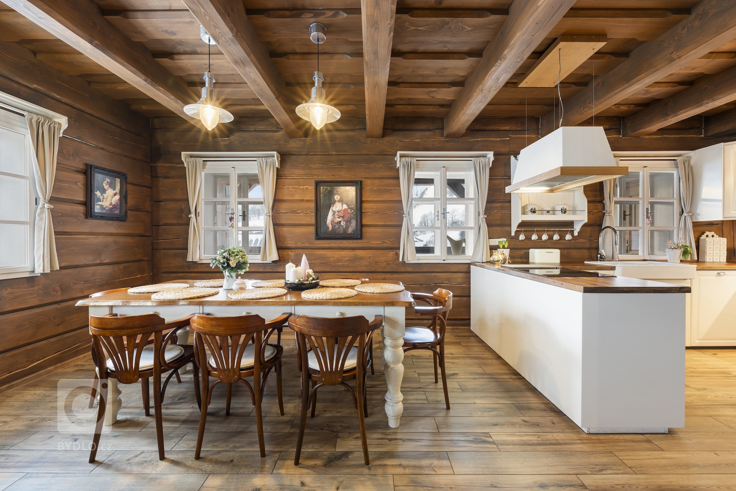 Při komplexní prezentaci nemovitostí na pronájem se jako fotograf často setkávám s výzvou fotografování za ideálních světelných podmínek, jako je východ nebo…