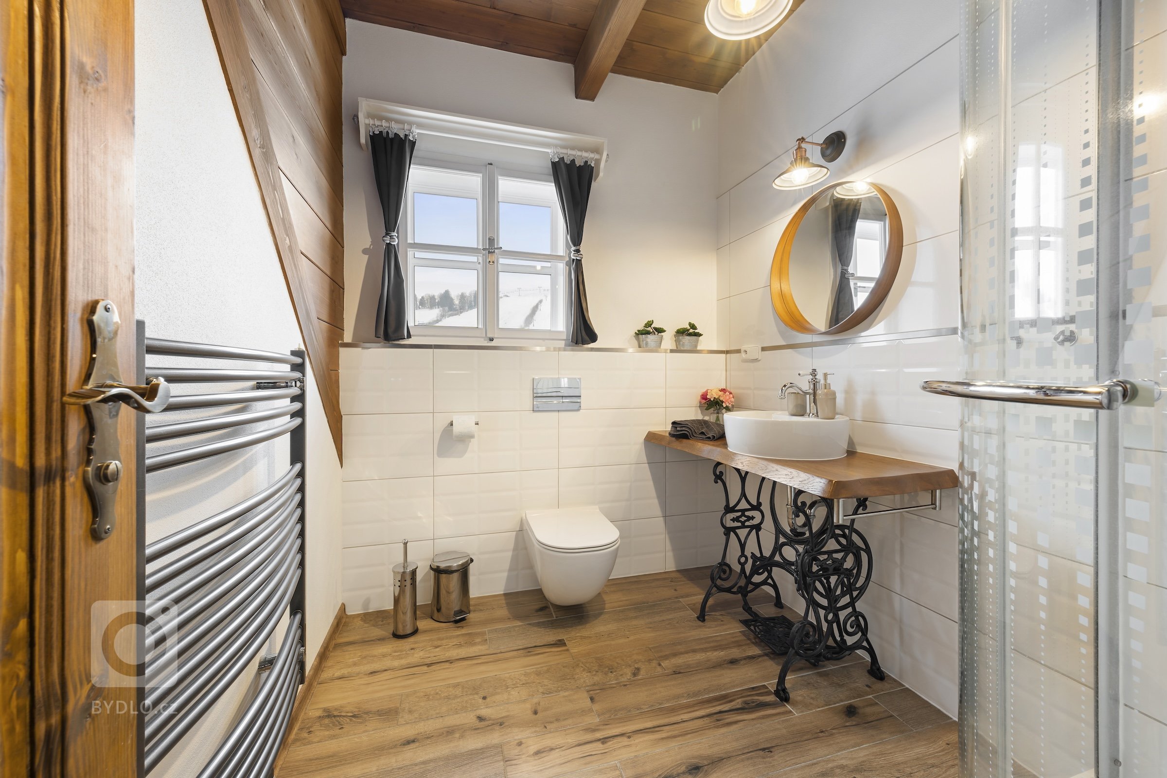 Při komplexní prezentaci nemovitostí na pronájem se jako fotograf často setkávám s výzvou fotografování za ideálních světelných podmínek, jako je východ nebo…