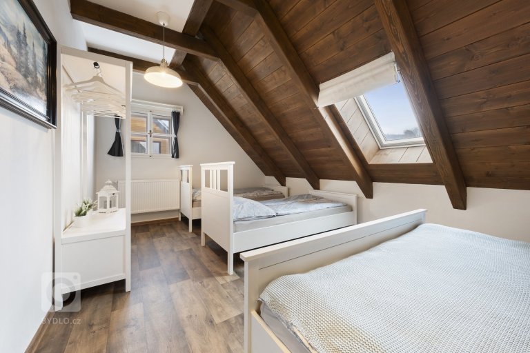 add picture to album