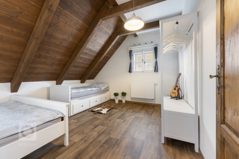 add picture to album