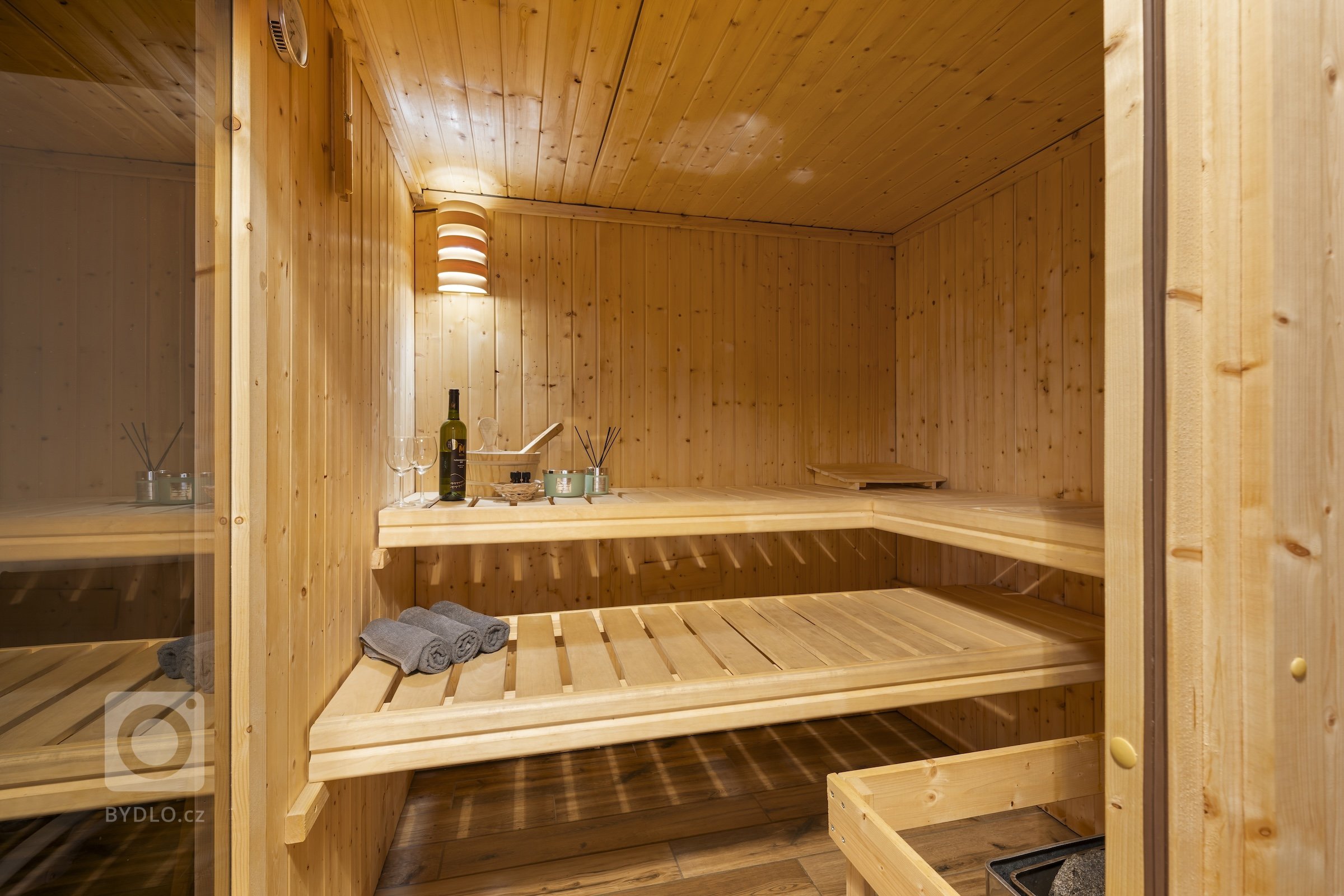 Při komplexní prezentaci nemovitostí na pronájem se jako fotograf často setkávám s výzvou fotografování za ideálních světelných podmínek, jako je východ nebo…