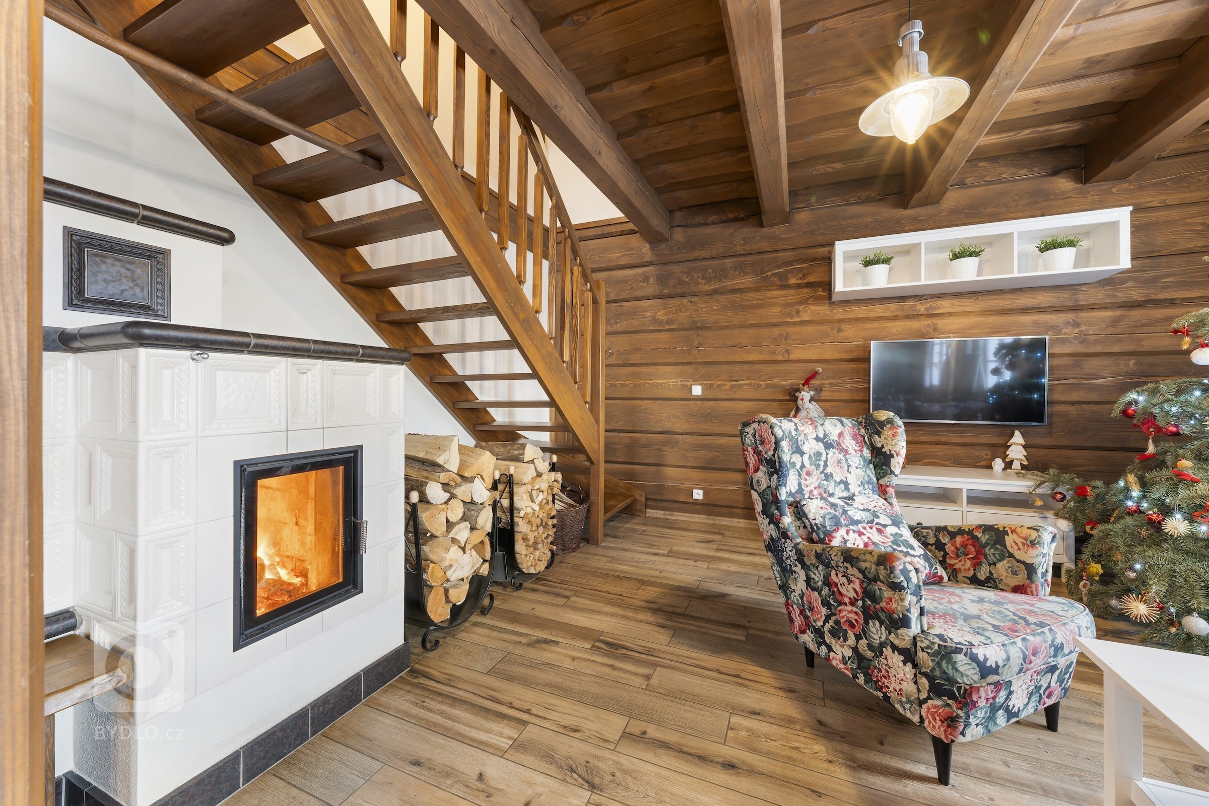 Při komplexní prezentaci nemovitostí na pronájem se jako fotograf často setkávám s výzvou fotografování za ideálních světelných podmínek, jako je východ nebo…