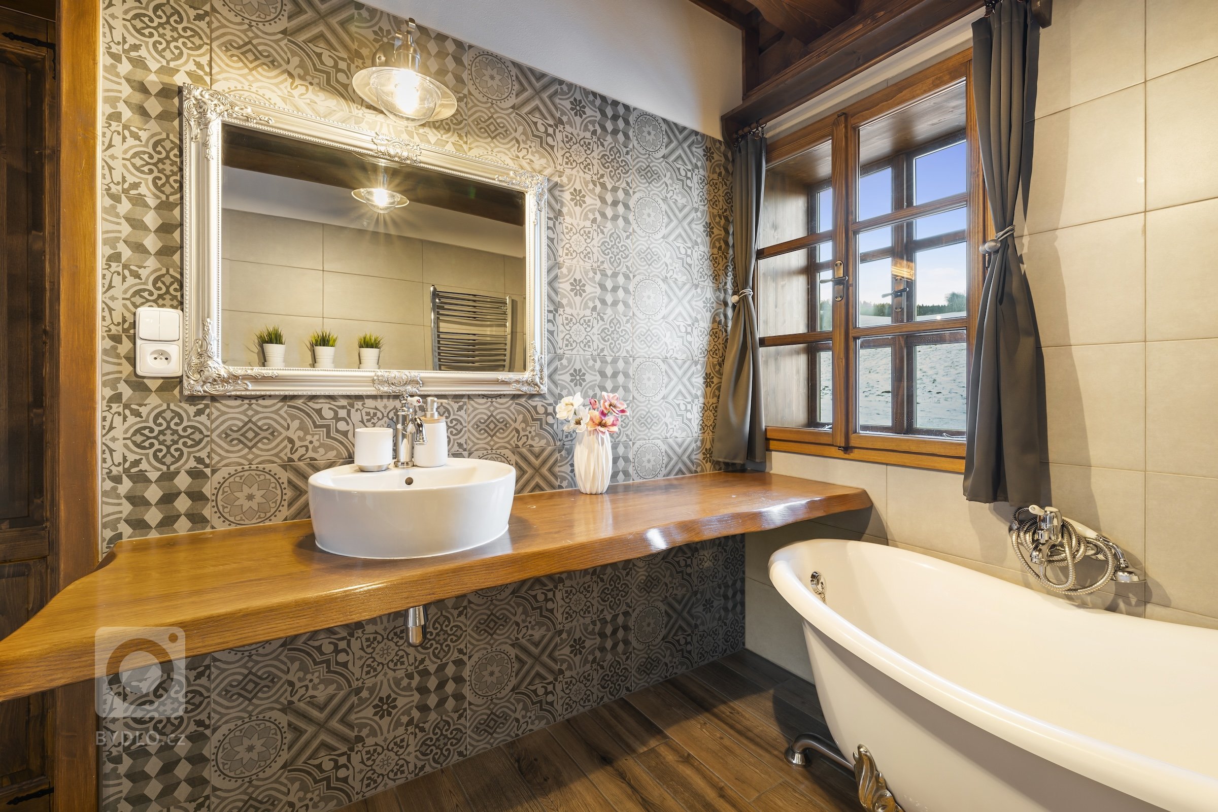 Při komplexní prezentaci nemovitostí na pronájem se jako fotograf často setkávám s výzvou fotografování za ideálních světelných podmínek, jako je východ nebo…