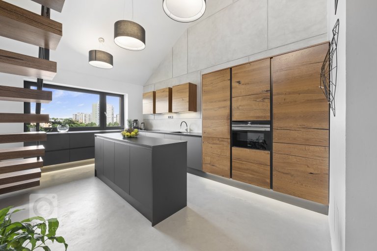 add picture to album