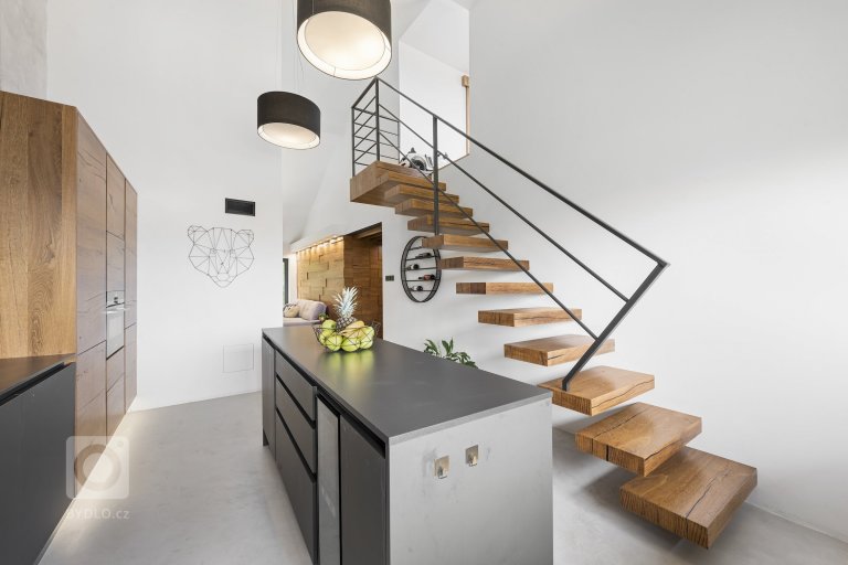 add picture to album