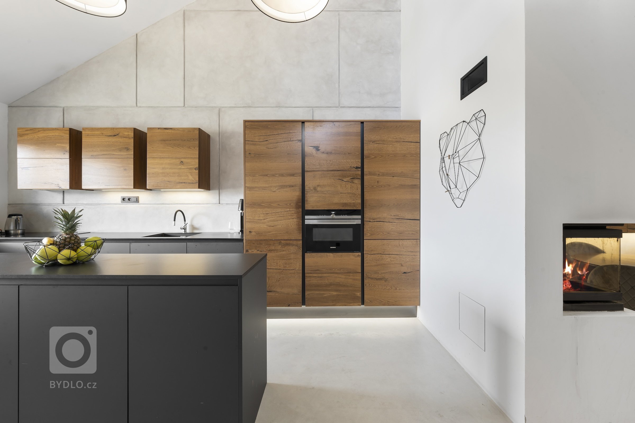 Moderní mezonetový byt kombinuje luxus, prostor a design, který reflektuje nejnovější trendy v architektuře a interiérovém designu. Mezonet, často rozdělený do…