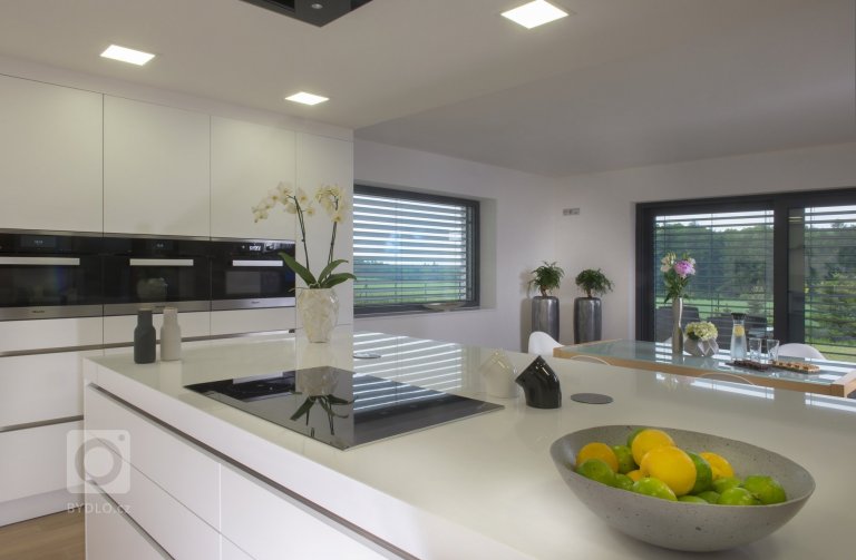 add picture to album