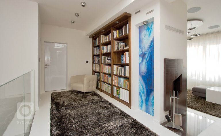 add picture to album