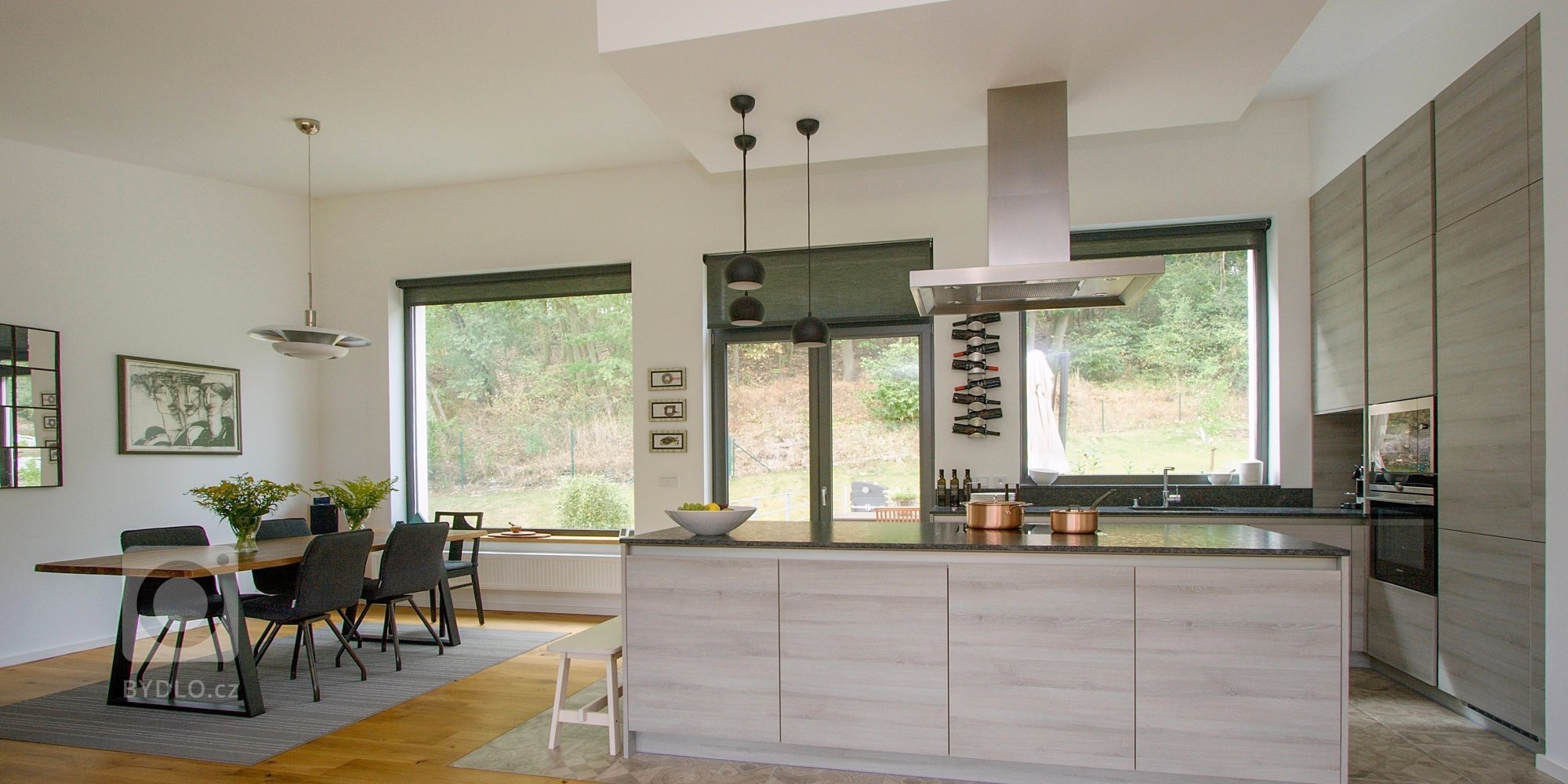 Kuchyň BEECK, rodinný dům, realizace 2018

Melamin Trend K174 dub, bezúchytkový systém nerez, doplňky Blanco.

Pracovní deska je žula Steel grey satinato.…