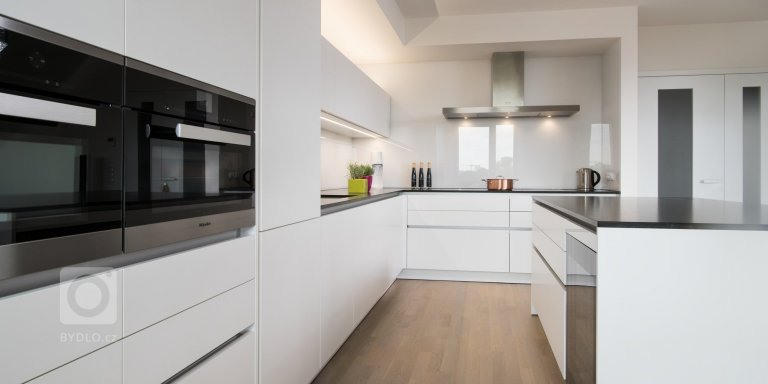 add picture to album