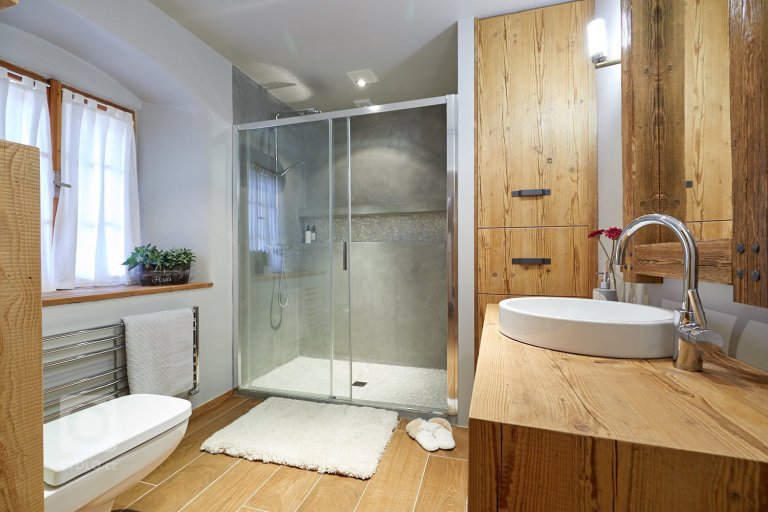 add picture to album