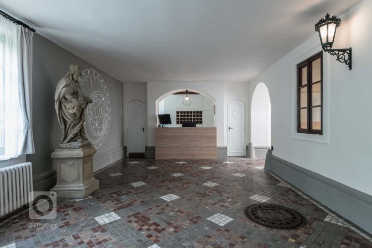 add picture to album