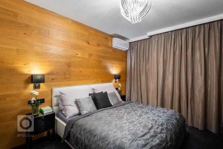 add picture to album