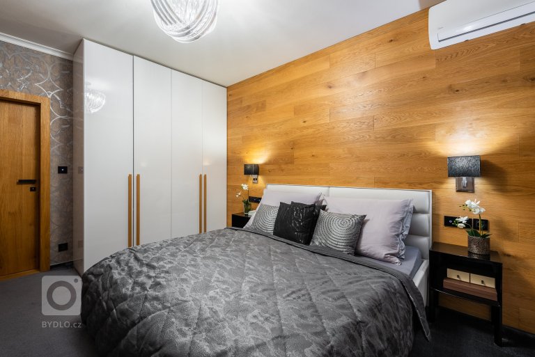 add picture to album