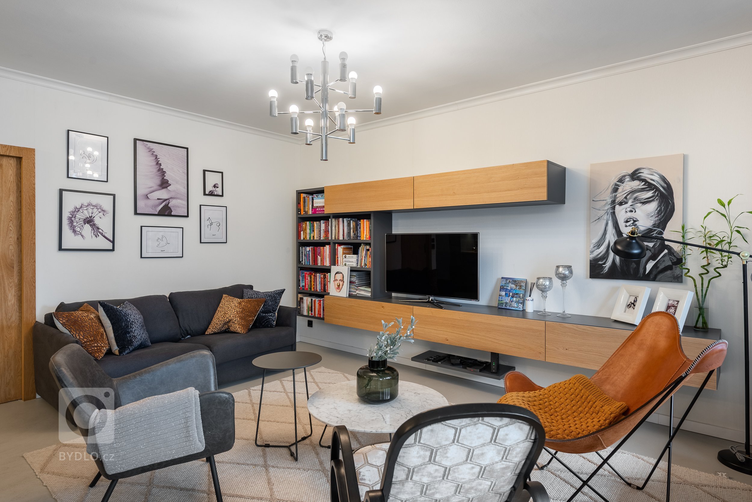 Vlastní&nbsp;bydlení bydlení pro Janu a dcerku Nicole. Jedná se o byt o velikosti 3kk s dvěmi předzahrádky, který prošel během 4 let celkovou rekonstrukcí.…