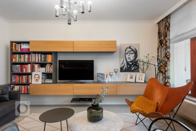 add picture to album