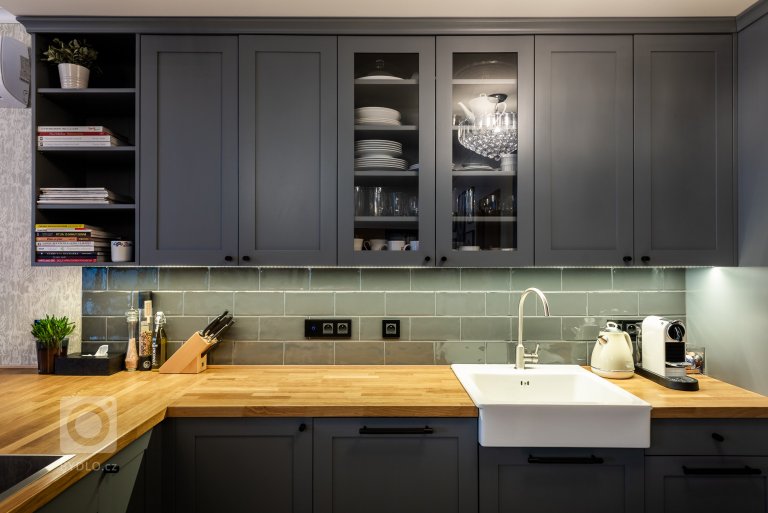 add picture to album