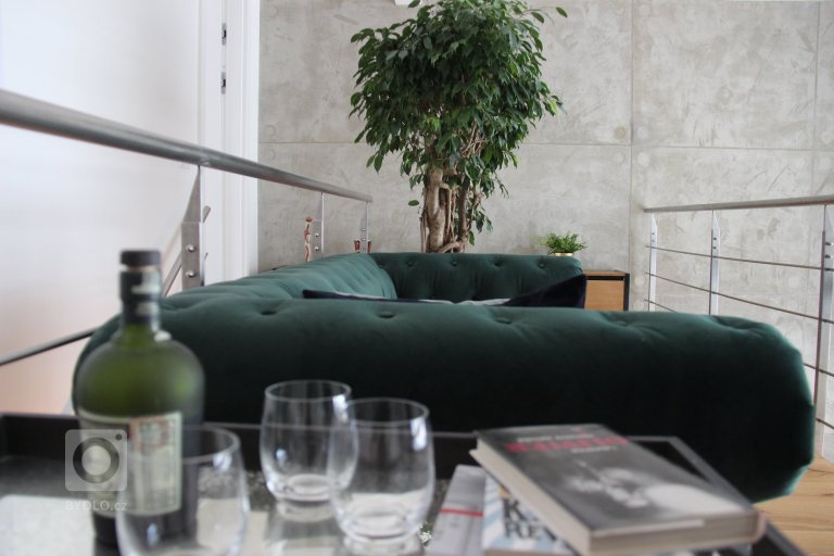 add picture to album