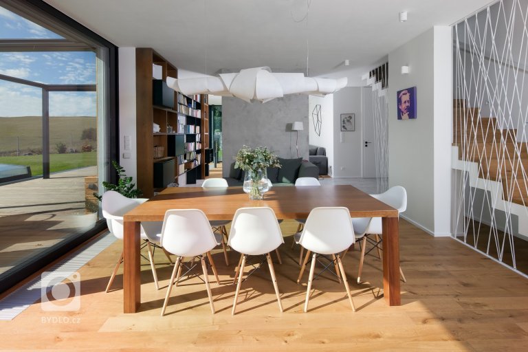 add picture to album