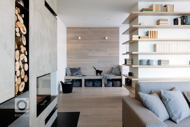 add picture to album