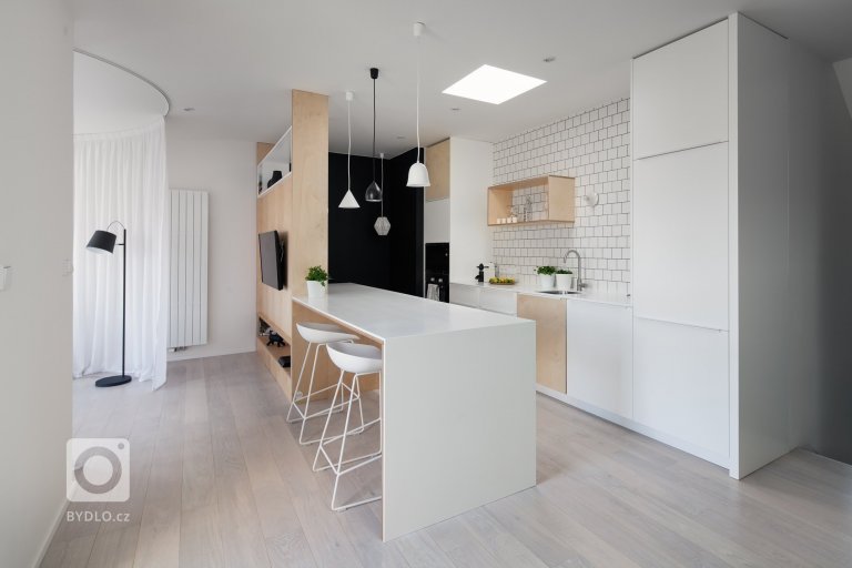 add picture to album