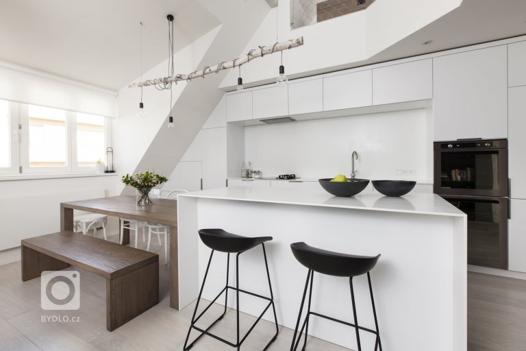 add picture to album