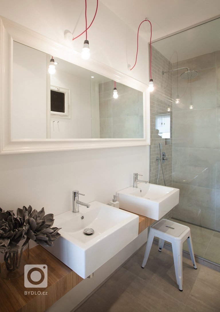 add picture to album