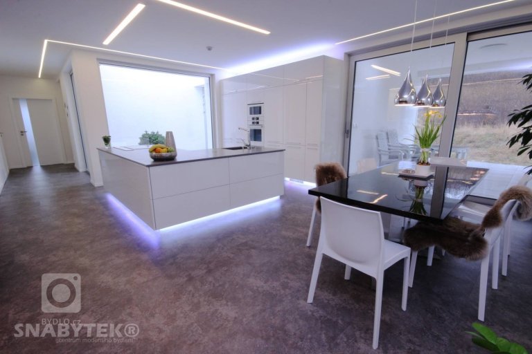 add picture to album