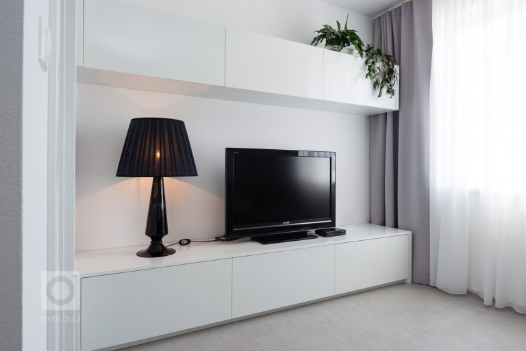 add picture to album