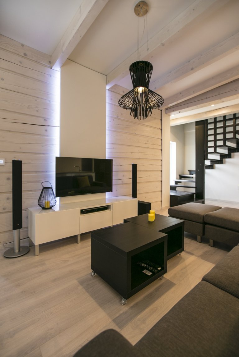 Roubenka je pro mnohé synonymem starodávného bydlení se vším, co k tomu patří. Snad každému se vybaví vůně přírodního dřeva, nábytek ze stejného materiálu a…