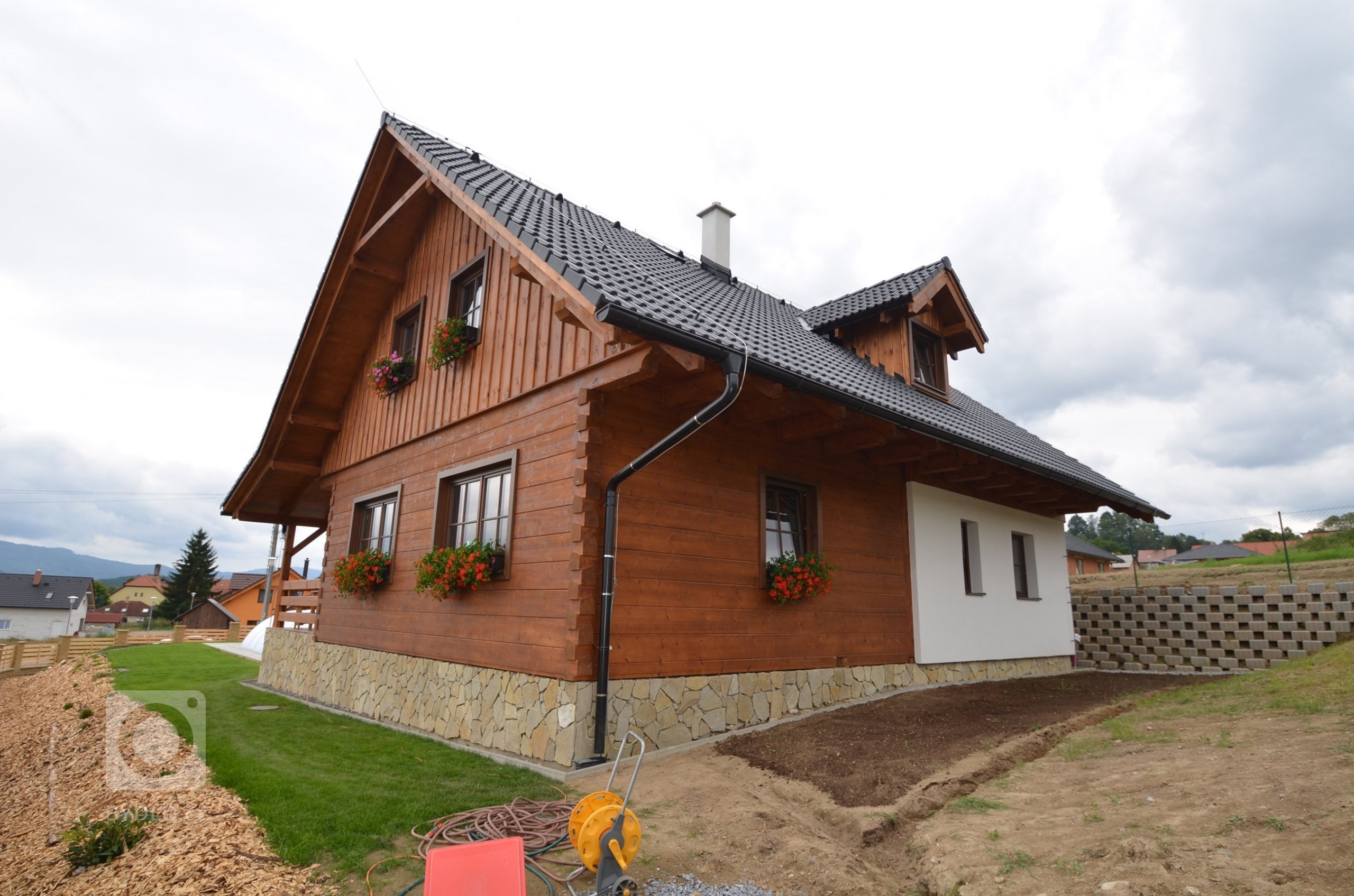 Poloroubenka typ Benett. 