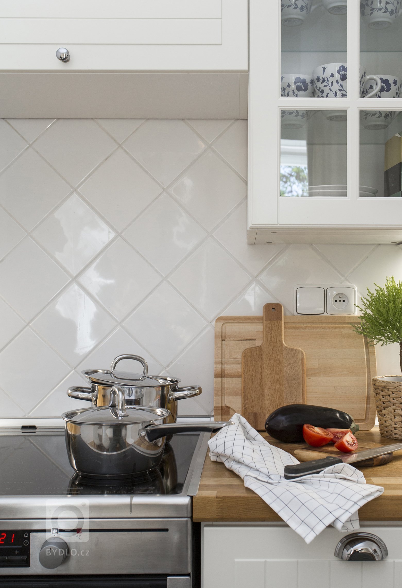 When our client bought this place was a bland empty space with many signs of &quot;wear-and-tear&quot;, all walls were painted in a variety of sad dusty colors…