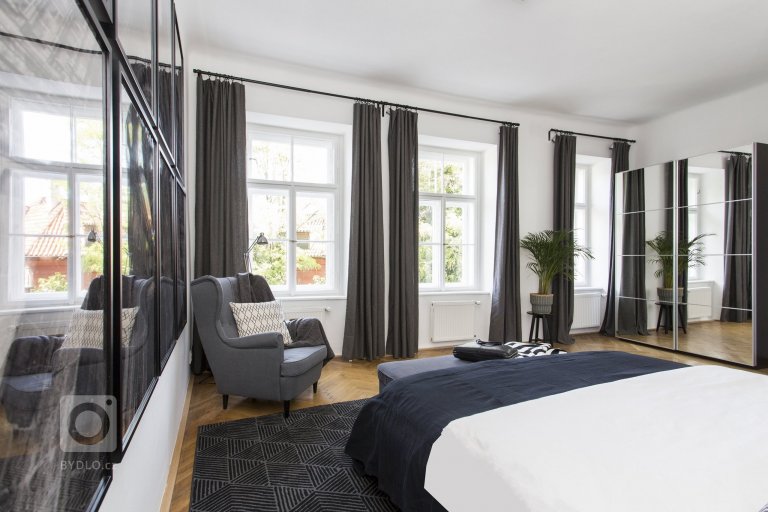 add picture to album