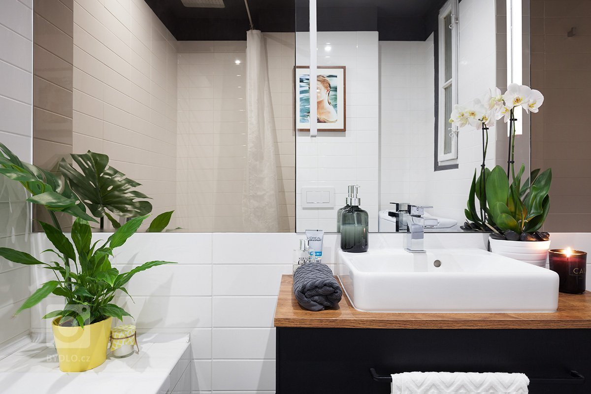 After purchasing an apartment in a hip Prague neighborhood in 2009, a Czech media professional kept it mostly the same. Then last year, he asked his Italian…