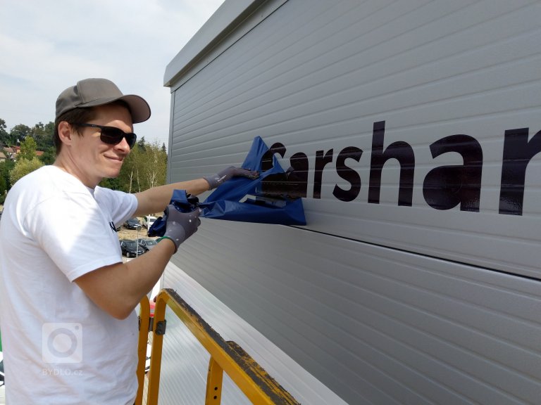 add picture to album