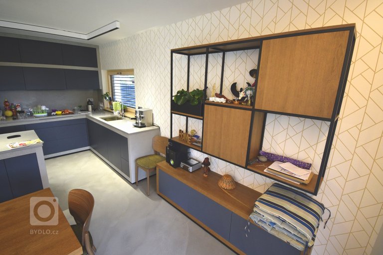 add picture to album