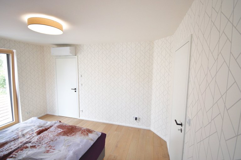 add picture to album